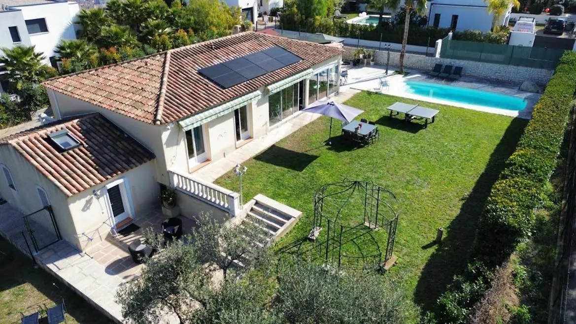 Magnifique Studio Sur Les Hauteurs De Nice, Piscine, Parking Et Wifi 0*, ニース