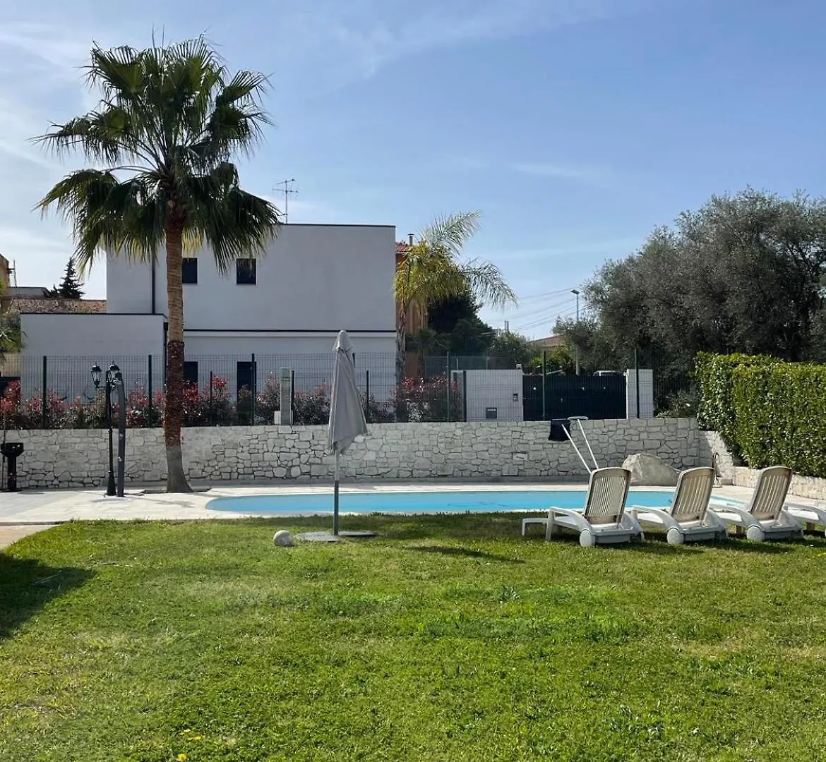 Magnifique Studio Sur Les Hauteurs De Nice, Piscine, Parking Et Wifi location